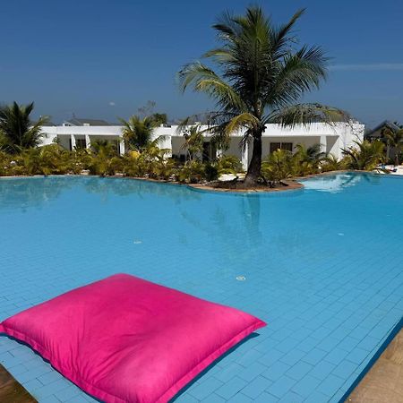 You&Me Resort Pagoda Beach Bagian luar foto
