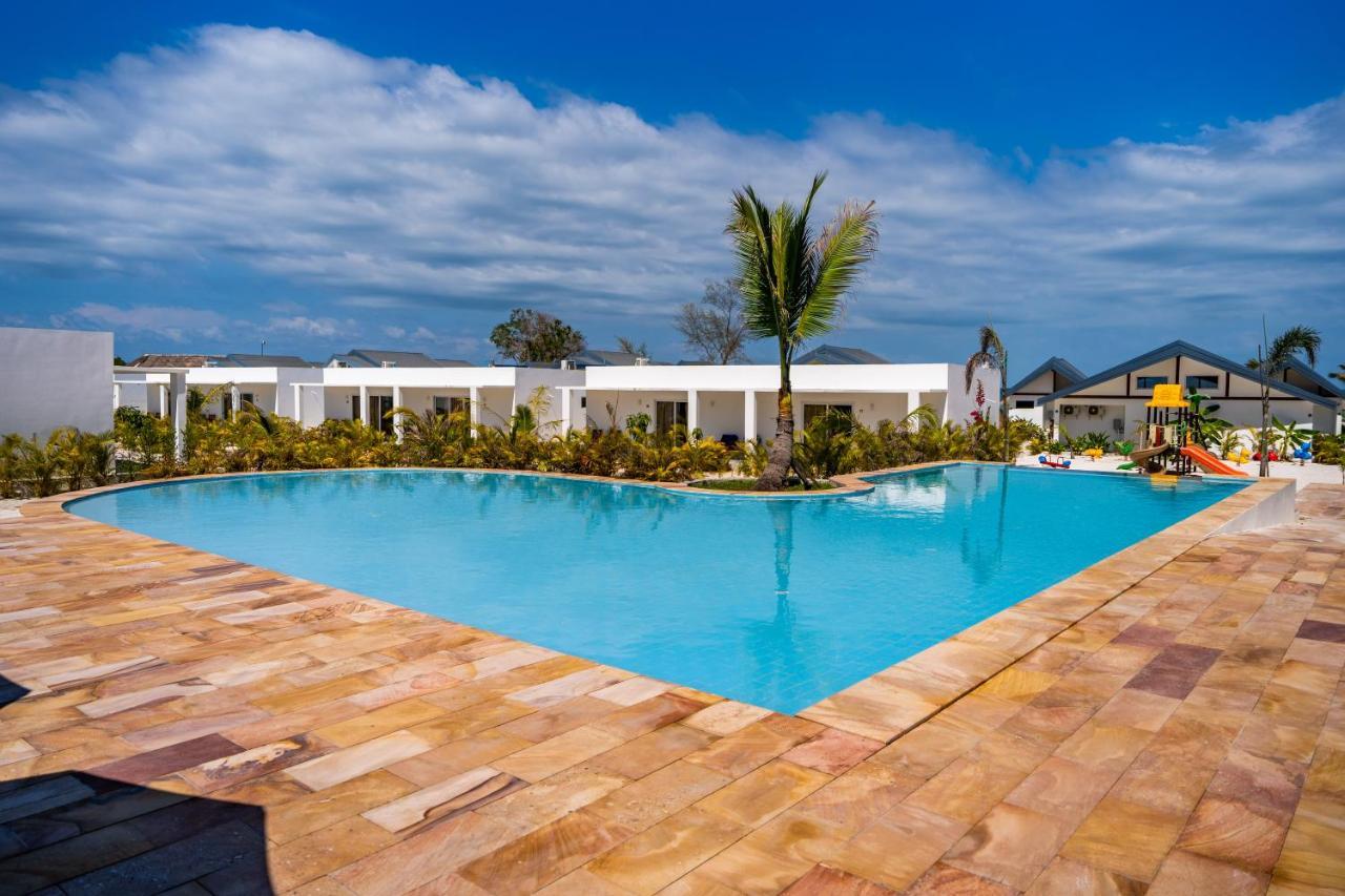You&Me Resort Pagoda Beach Bagian luar foto