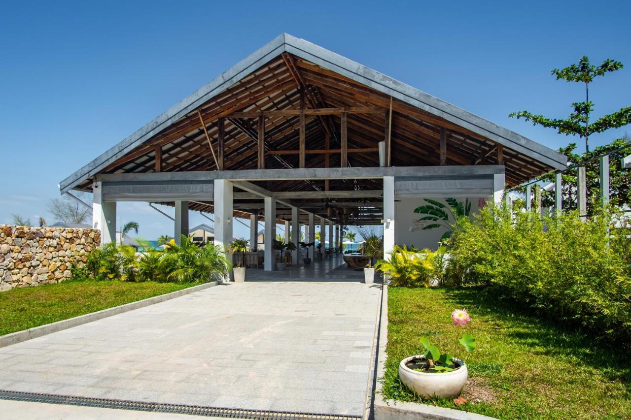 You&Me Resort Pagoda Beach Bagian luar foto