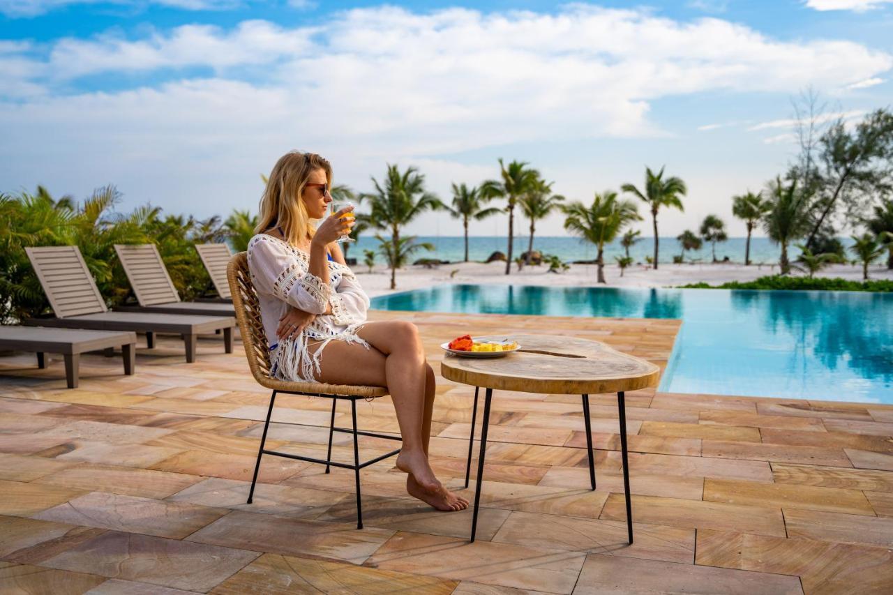 You&Me Resort Pagoda Beach Bagian luar foto