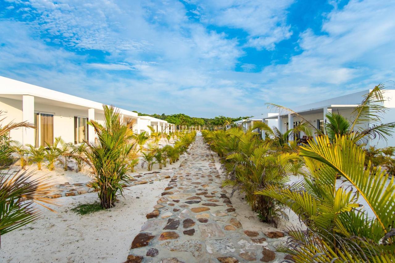 You&Me Resort Pagoda Beach Bagian luar foto