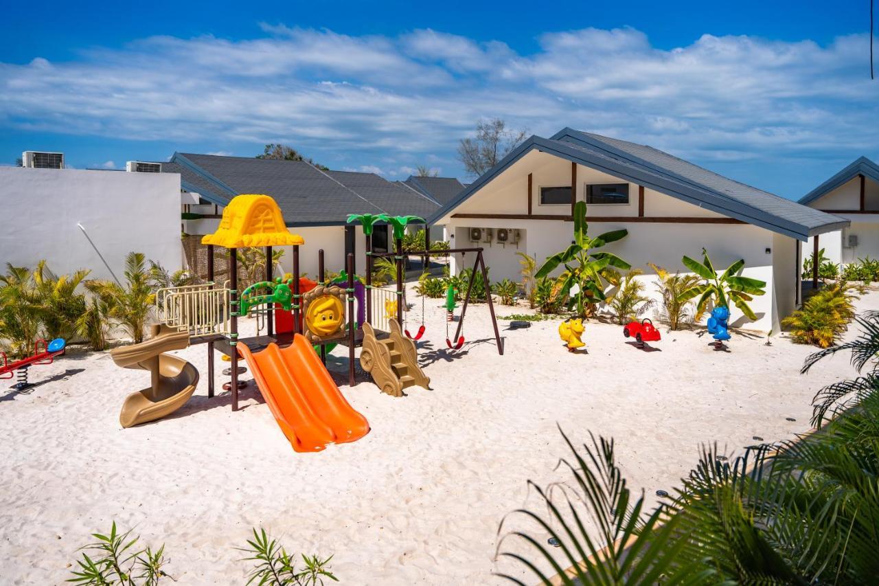 You&Me Resort Pagoda Beach Bagian luar foto