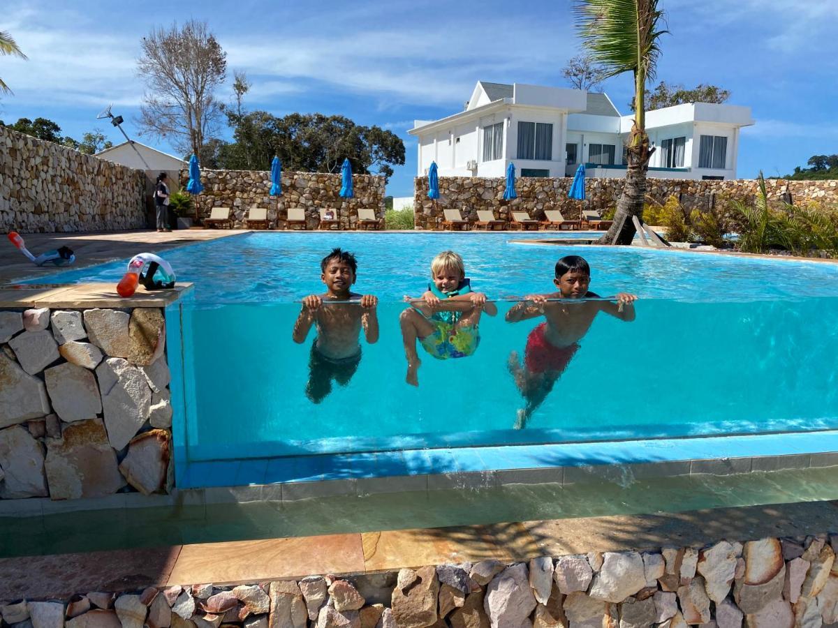 You&Me Resort Pagoda Beach Bagian luar foto