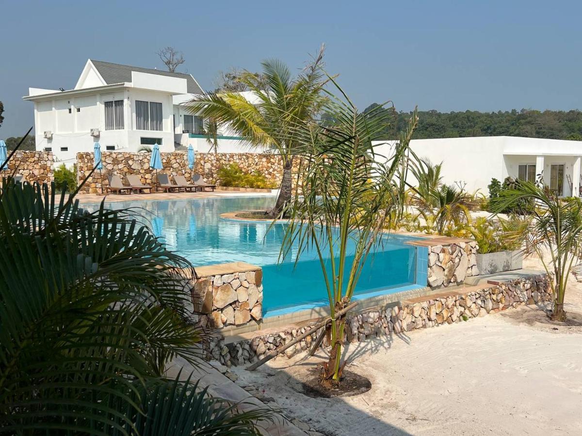 You&Me Resort Pagoda Beach Bagian luar foto