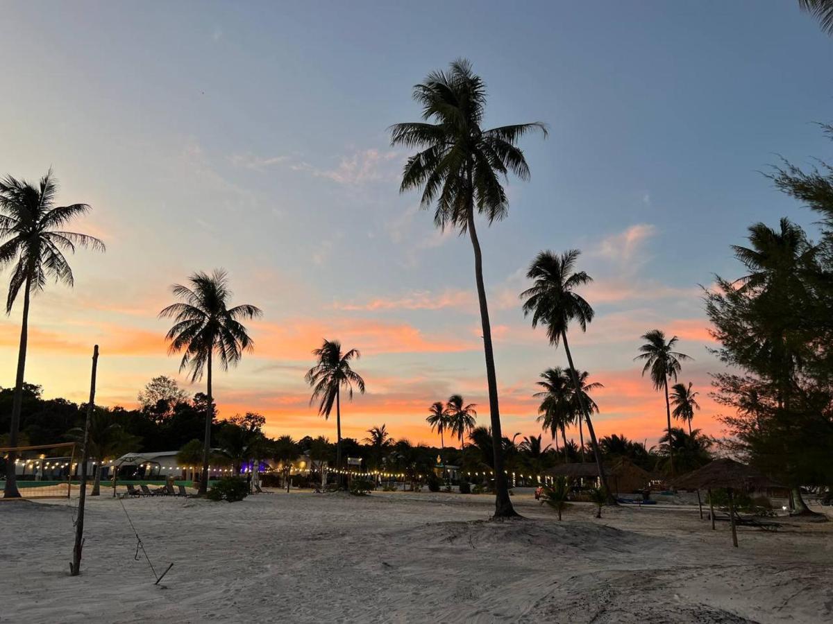 You&Me Resort Pagoda Beach Bagian luar foto